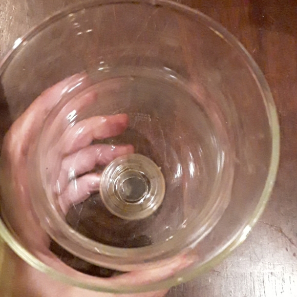 CANDLE HOLDER-- CLEAR GLASS. - Picture 3 of 4